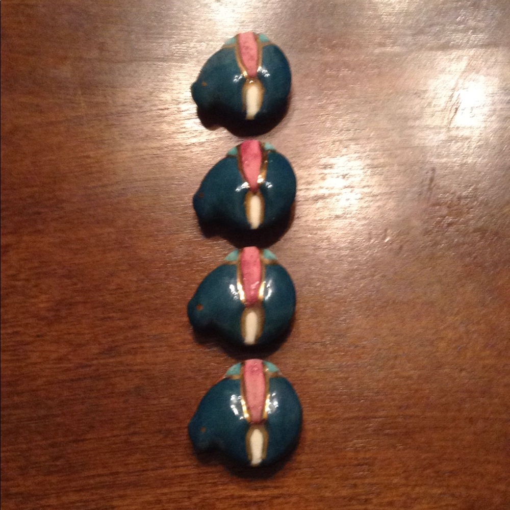 4 women's button covers
